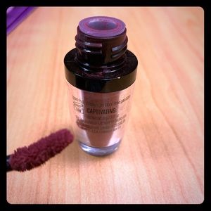 Younique moodstruck crush lip powder